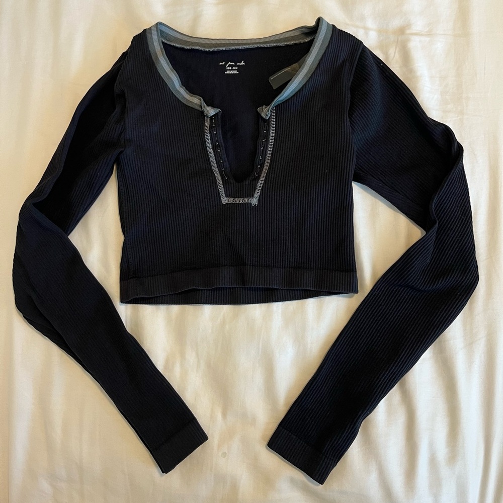 Urban Outfitters black cropped long sleeve